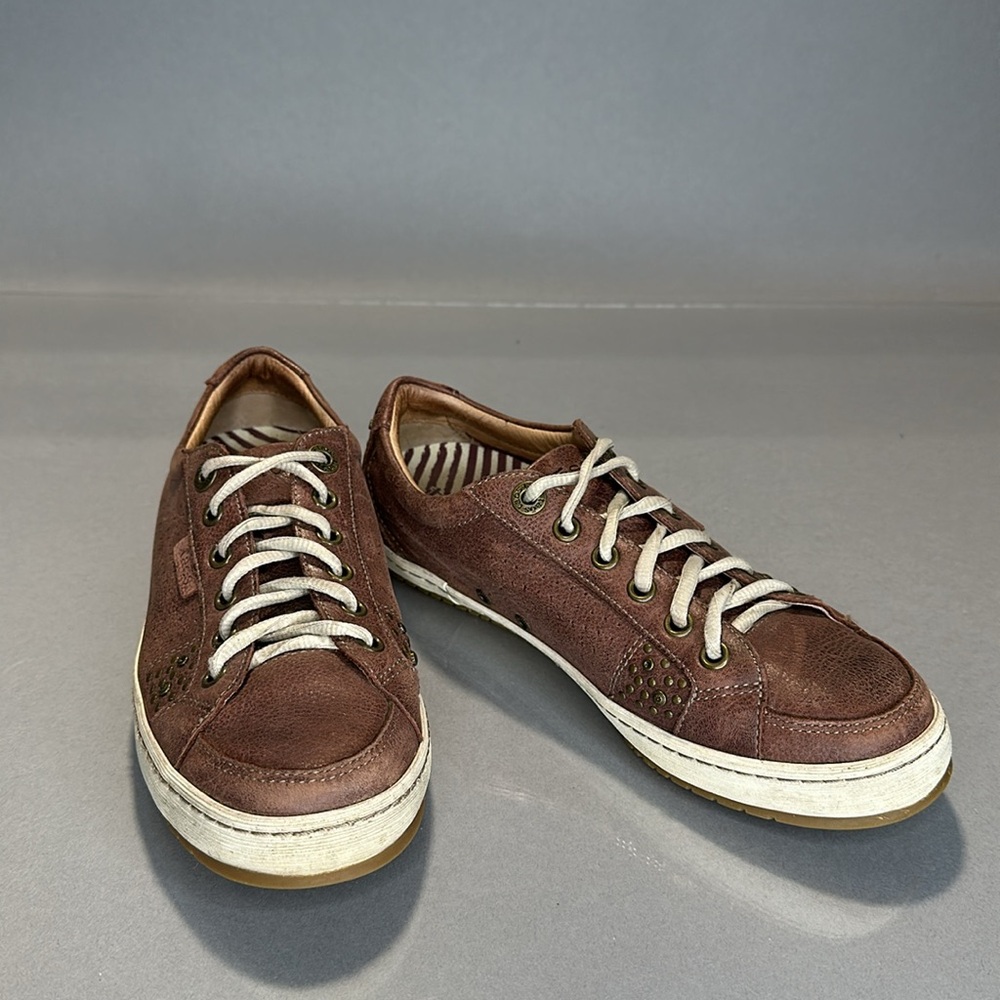 Women's Casual Perforated Leather Sneaker - Brown - Picture 4 of 12